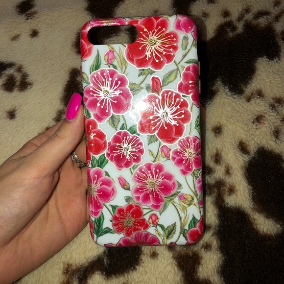 Velvet Caviar Accessories - iPhone 8 Pluse Case